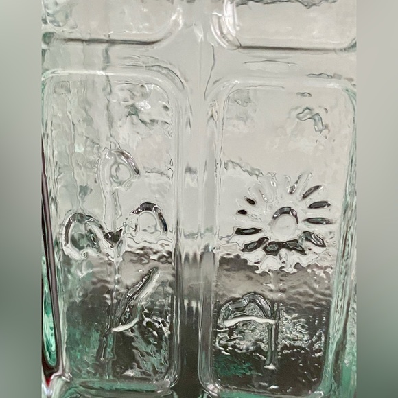 Bormioli Rocco Country Home Fiori Bottle~18-1/2-Ounce~Glass~Embossed Flowers~New - Picture 7 of 12